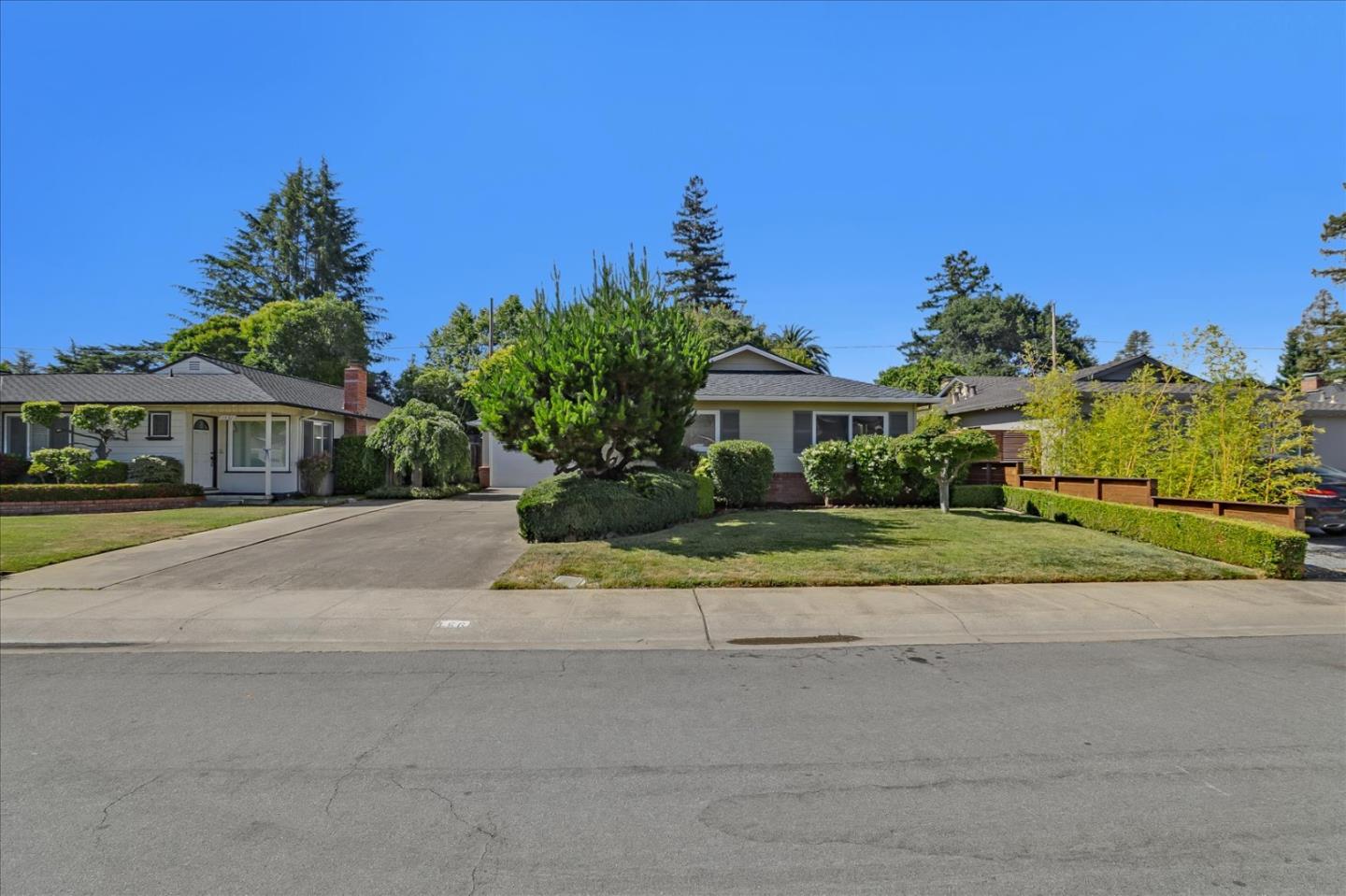 Detail Gallery Image 1 of 1 For 1563 Gilmore St, Mountain View,  CA 94040 - 3 Beds | 2 Baths