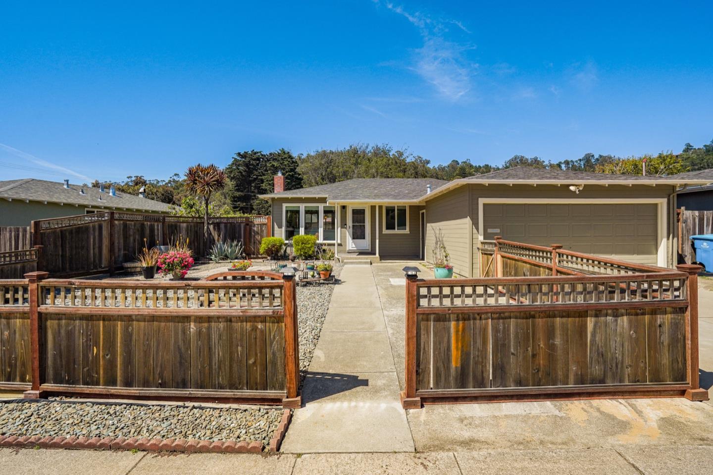 Detail Gallery Image 1 of 1 For 1390 Solano Dr, Pacifica,  CA 94044 - 3 Beds | 1 Baths