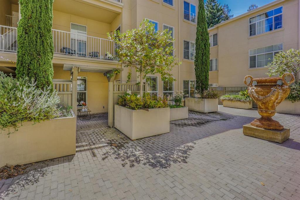 Detail Gallery Image 1 of 1 For 2255 Showers Dr #141,  Mountain View,  CA 94040 - 2 Beds | 2 Baths