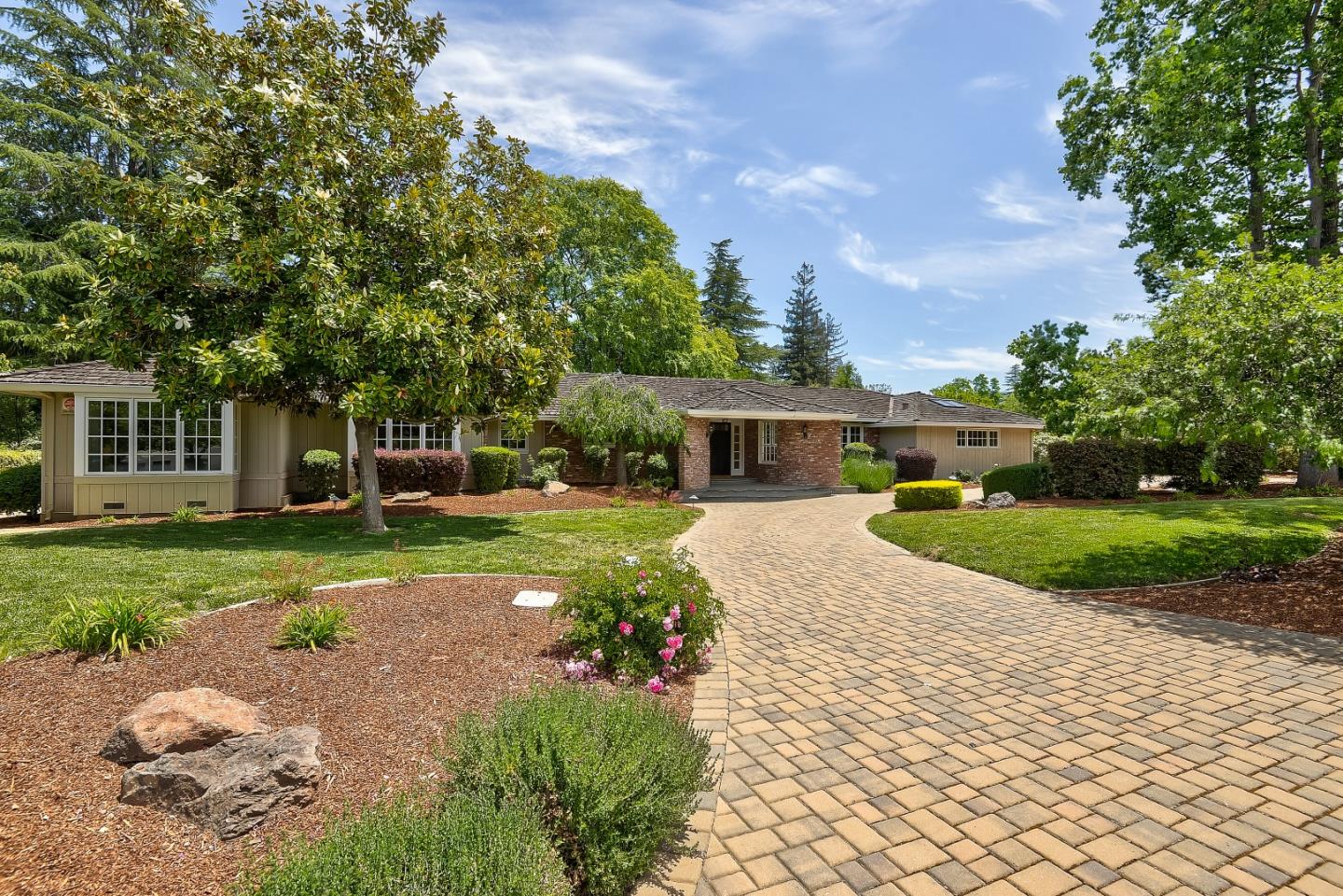 Detail Gallery Image 1 of 1 For 18466 Twin Creeks Rd, Monte Sereno,  CA 95030 - 4 Beds | 3/1 Baths