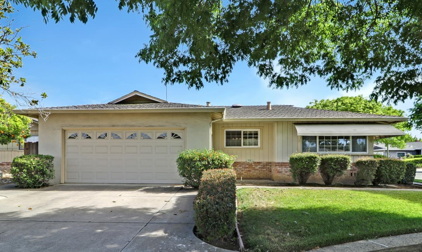 Detail Gallery Image 1 of 1 For 910 Longwood Ln, San Jose,  CA 95129 - 3 Beds | 2 Baths