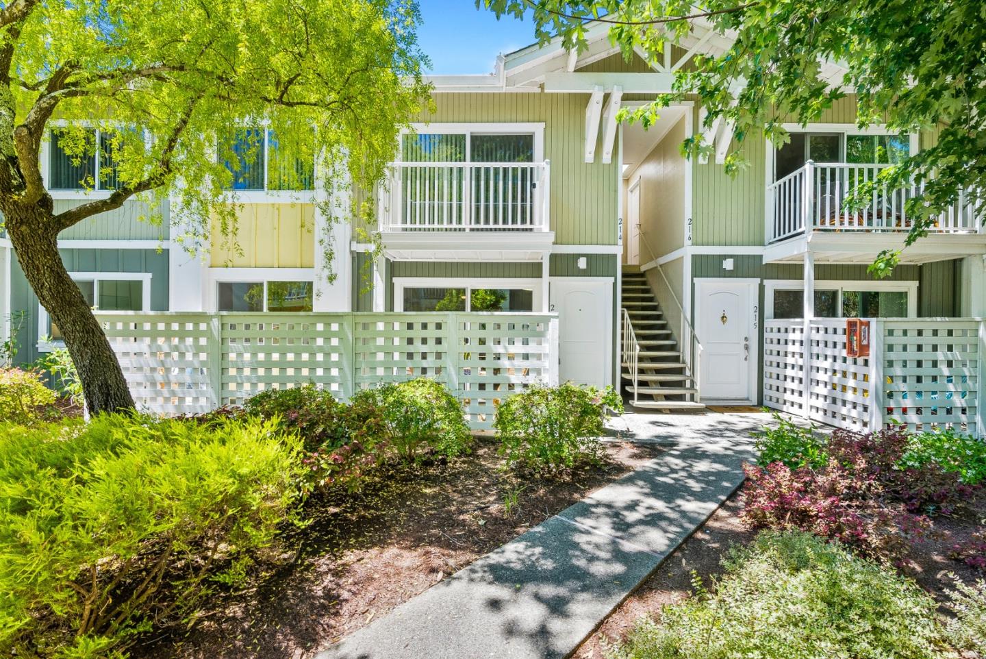 Detail Gallery Image 1 of 1 For 755 14th Ave #213,  Santa Cruz,  CA 95062 - 2 Beds | 1 Baths