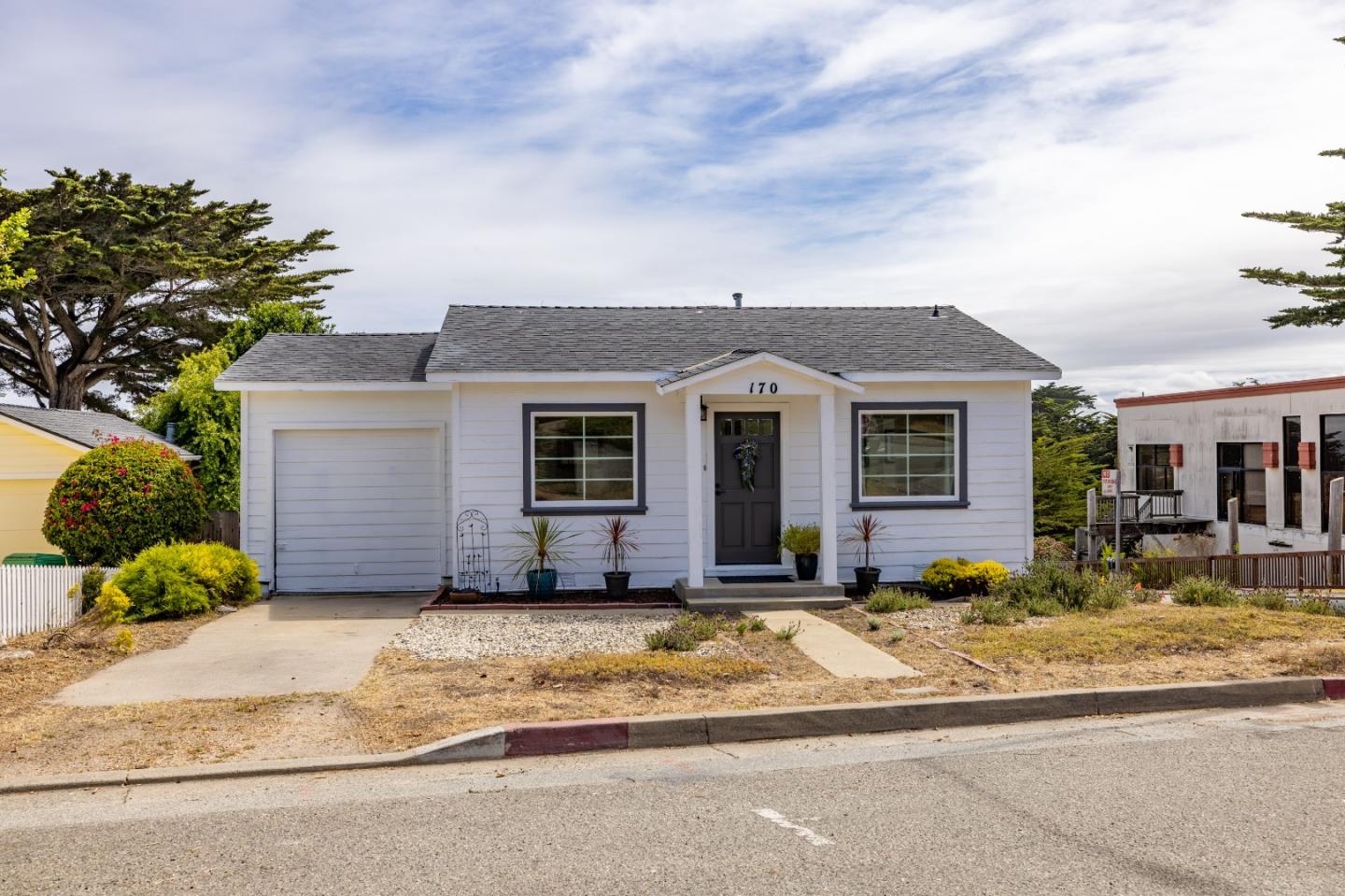 Detail Gallery Image 1 of 1 For 170 Sloat Ave, Pacific Grove,  CA 93950 - 2 Beds | 1/1 Baths