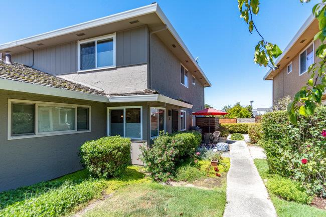 Detail Gallery Image 1 of 21 For 1385 Ruby Ct #3,  Capitola,  CA 95010 - 2 Beds | 1 Baths