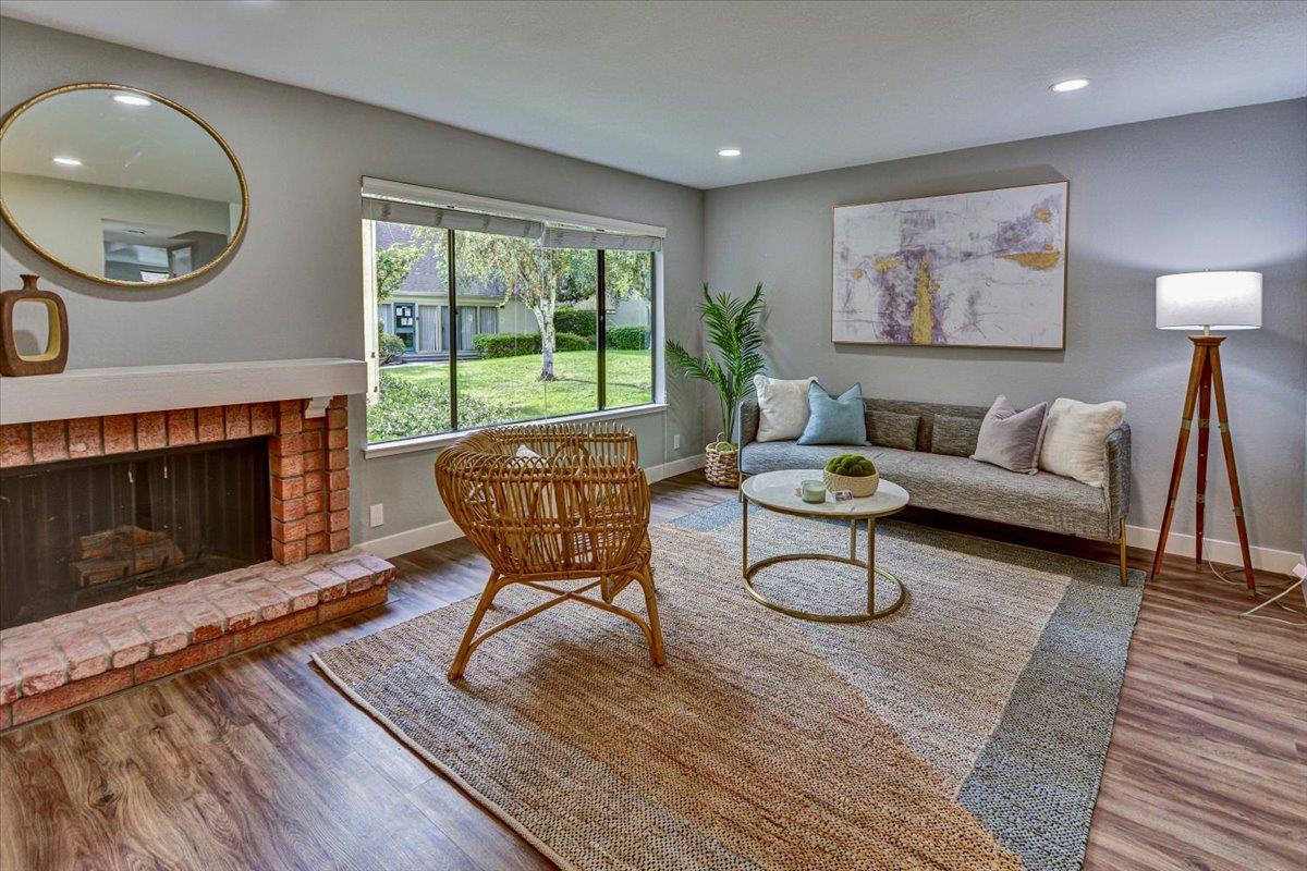 Detail Gallery Image 1 of 1 For 24 Moonbeam Dr, Mountain View,  CA 94043 - 3 Beds | 2/1 Baths