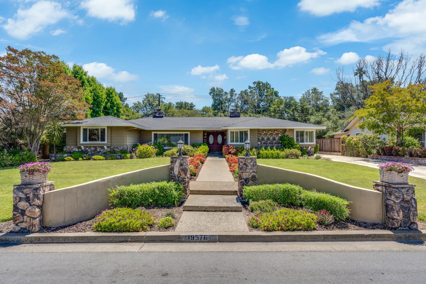 Detail Gallery Image 1 of 1 For 19576 Braemar Dr, Saratoga,  CA 95070 - 3 Beds | 2/1 Baths