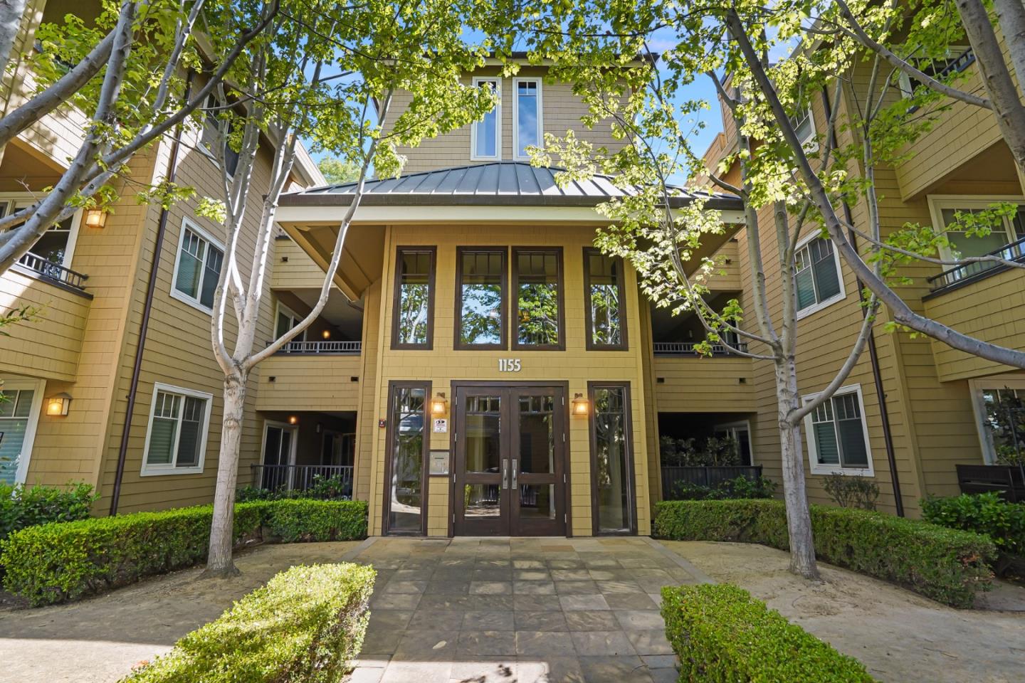 Detail Gallery Image 1 of 1 For 1155 Merrill St #108,  Menlo Park,  CA 94025 - 3 Beds | 2 Baths