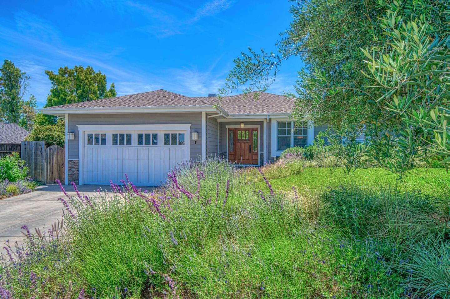 Detail Gallery Image 1 of 1 For 11 W Summit Dr, Redwood City,  CA 94062 - 3 Beds | 2/1 Baths