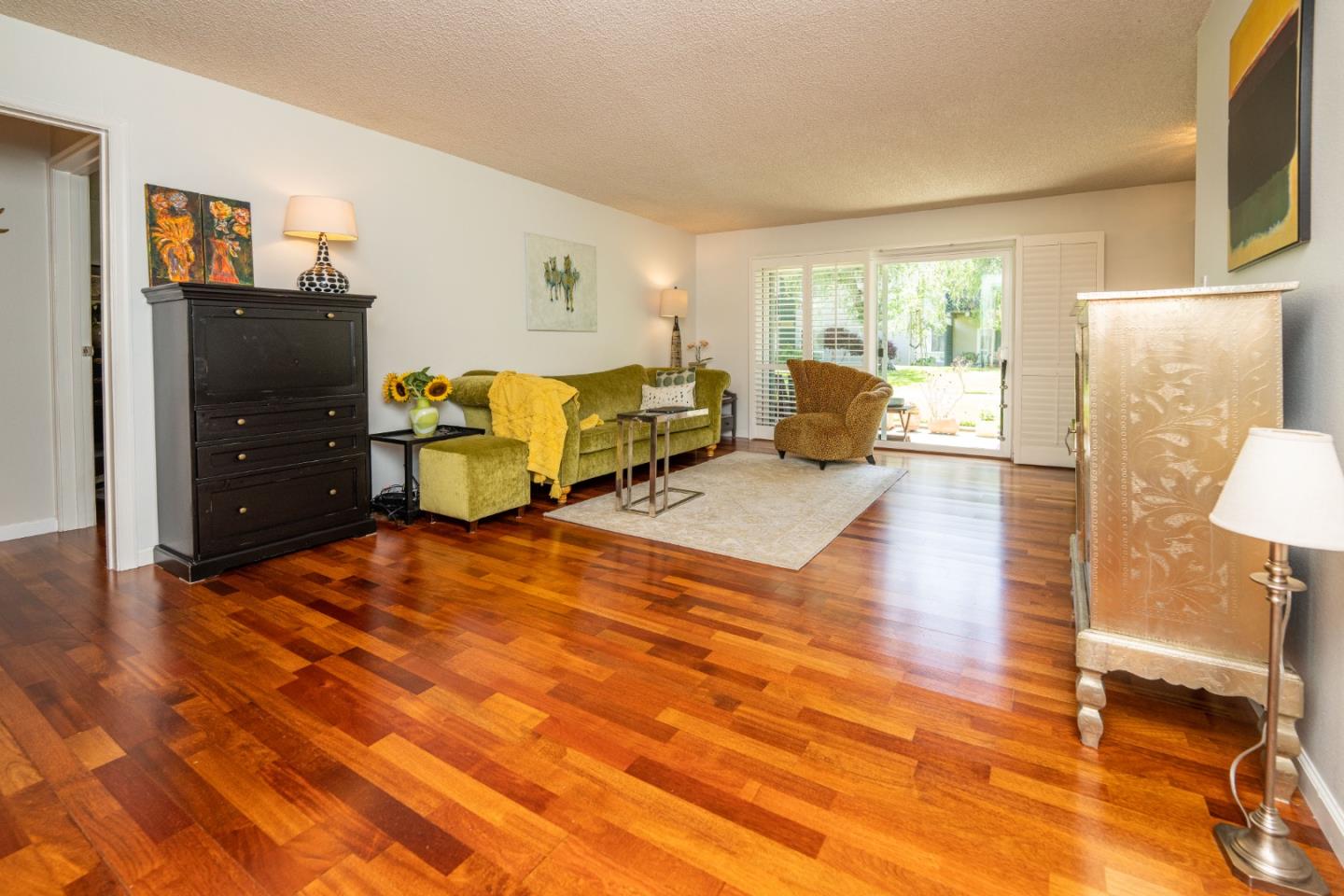 Detail Gallery Image 1 of 1 For 817 N Humboldt St #212,  San Mateo,  CA 94401 - 1 Beds | 1 Baths