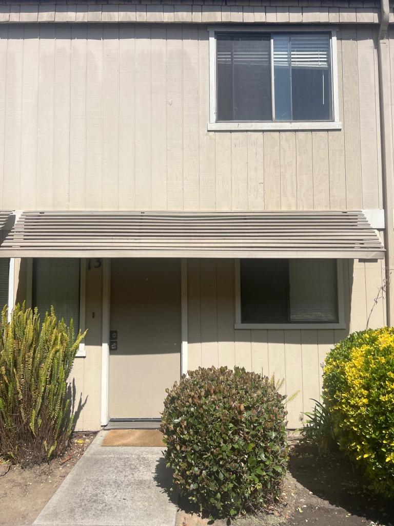 Detail Gallery Image 1 of 1 For 110 W Rossi St #13,  Salinas,  CA 93901 - 2 Beds | 1/1 Baths