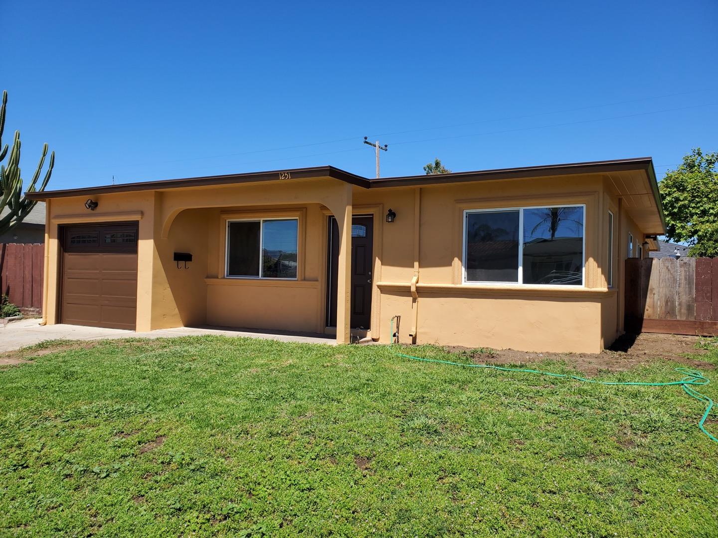 Detail Gallery Image 1 of 1 For 1251 Granada Ave, Salinas,  CA 93906 - 3 Beds | 1 Baths