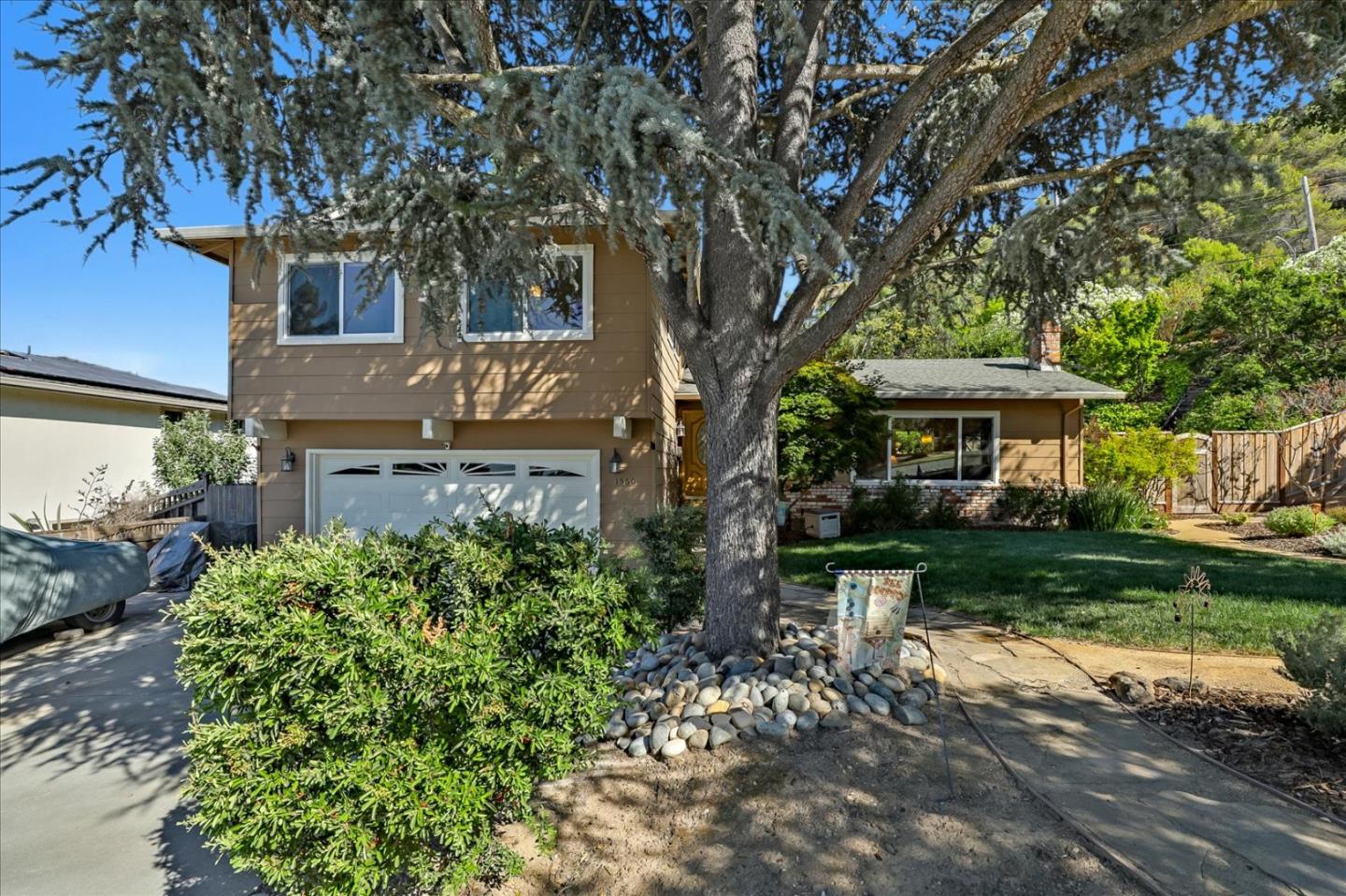 Detail Gallery Image 1 of 1 For 1560 Los Rios Dr, San Jose,  CA 95120 - 4 Beds | 2/1 Baths