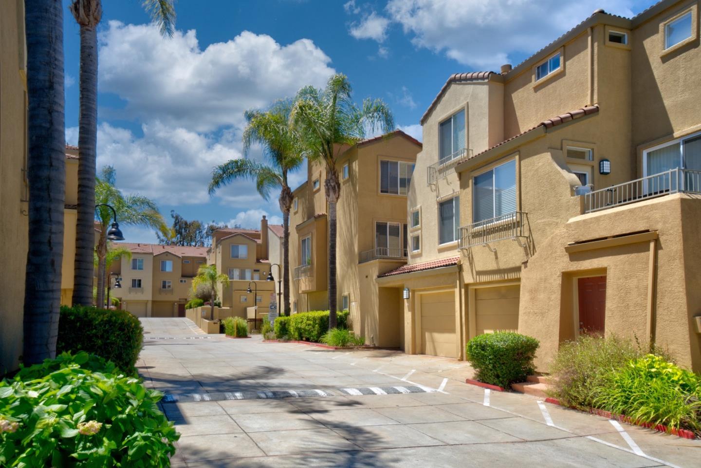 Detail Gallery Image 1 of 1 For 1690 Civic Center Dr #611,  Santa Clara,  CA 95050 - 2 Beds | 2/1 Baths