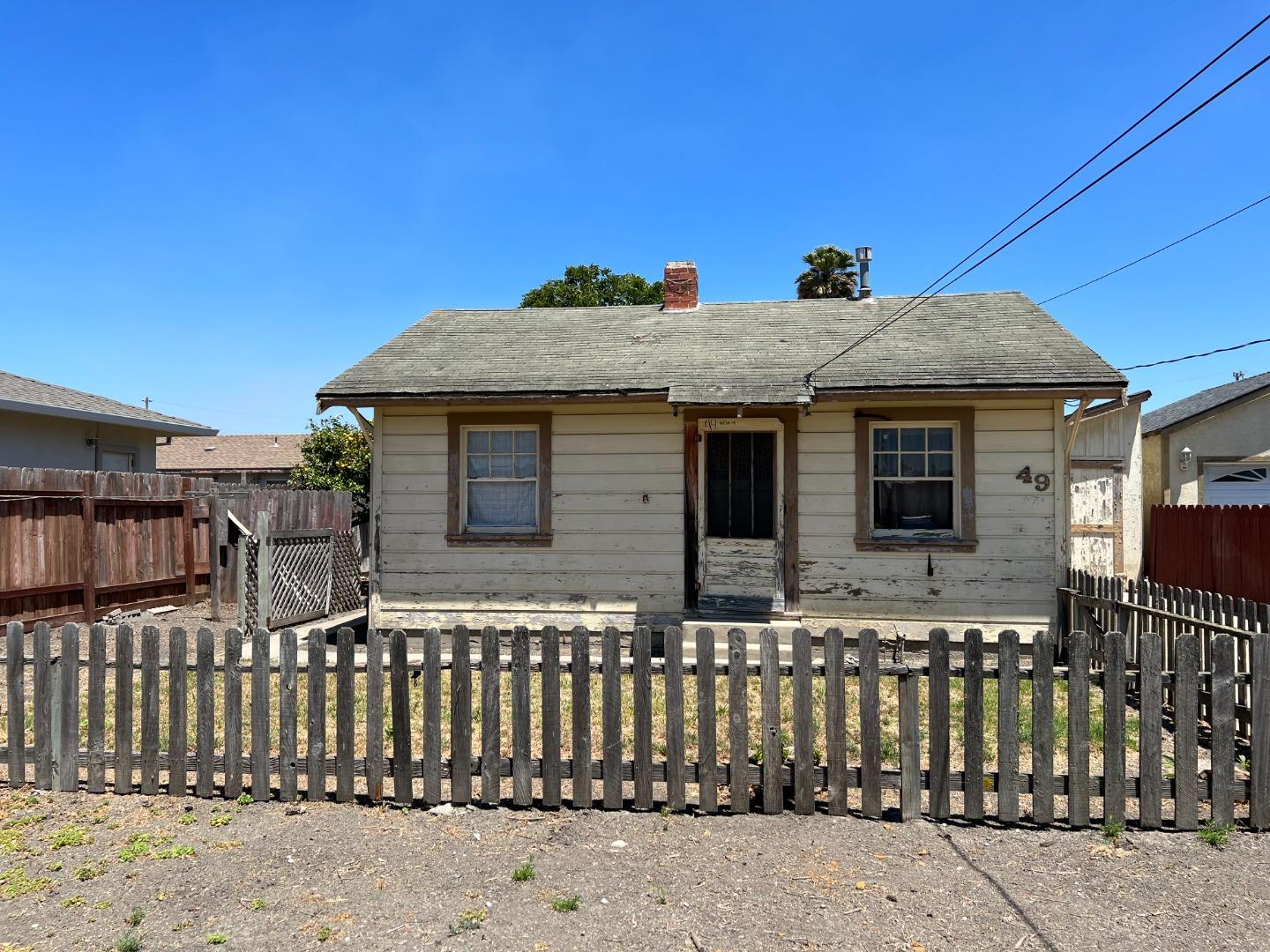 Detail Gallery Image 1 of 1 For 49 Villa St, Salinas,  CA 93901 - 2 Beds | 1 Baths