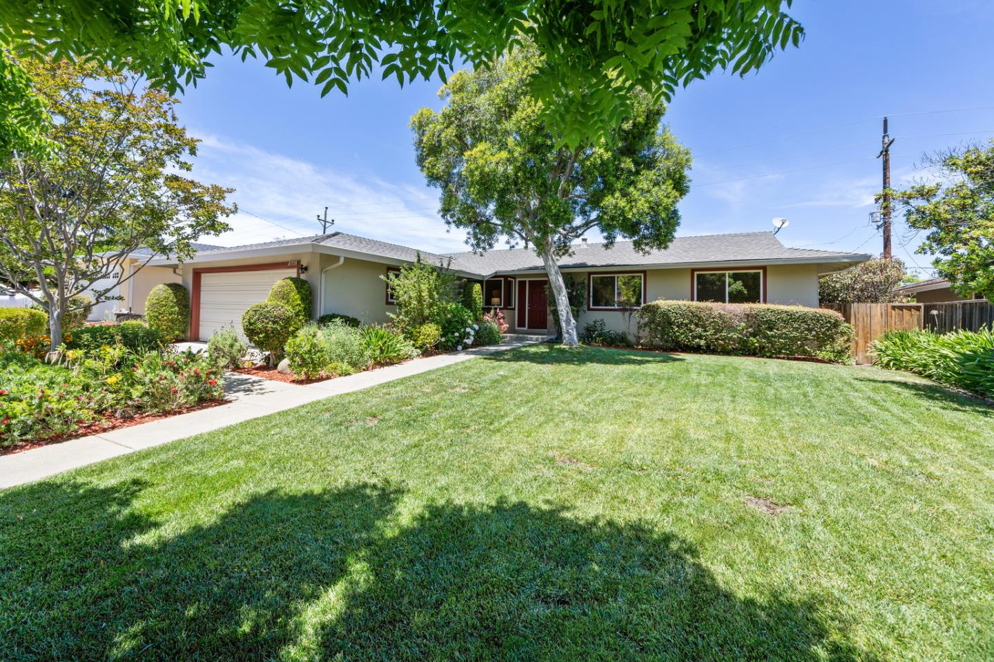 Detail Gallery Image 1 of 33 For 21739 Terrace Dr, Cupertino,  CA 95014 - 4 Beds | 2/1 Baths