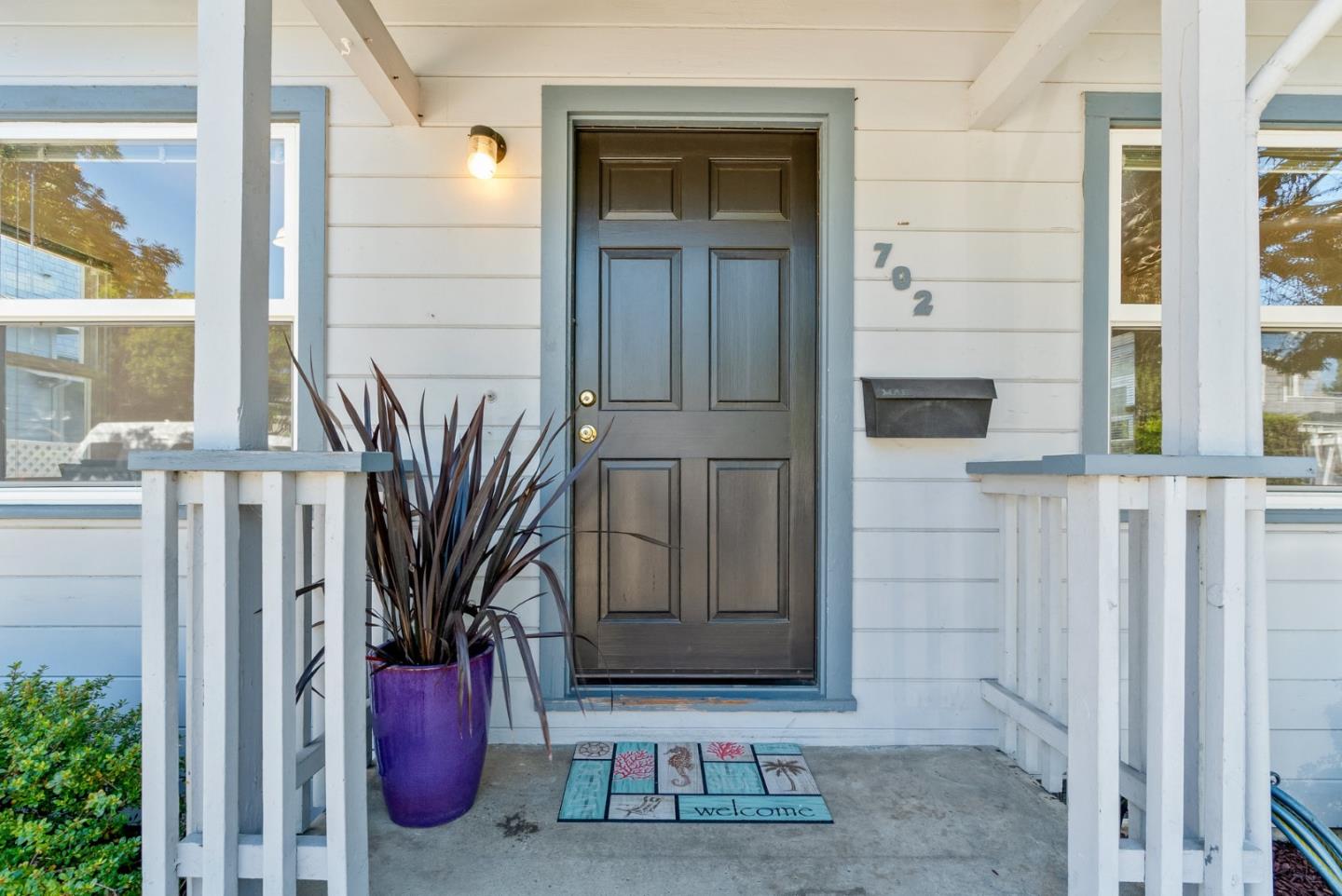 Detail Gallery Image 1 of 1 For 702 Gilroy Dr, Capitola,  CA 95010 - 2 Beds | 1 Baths