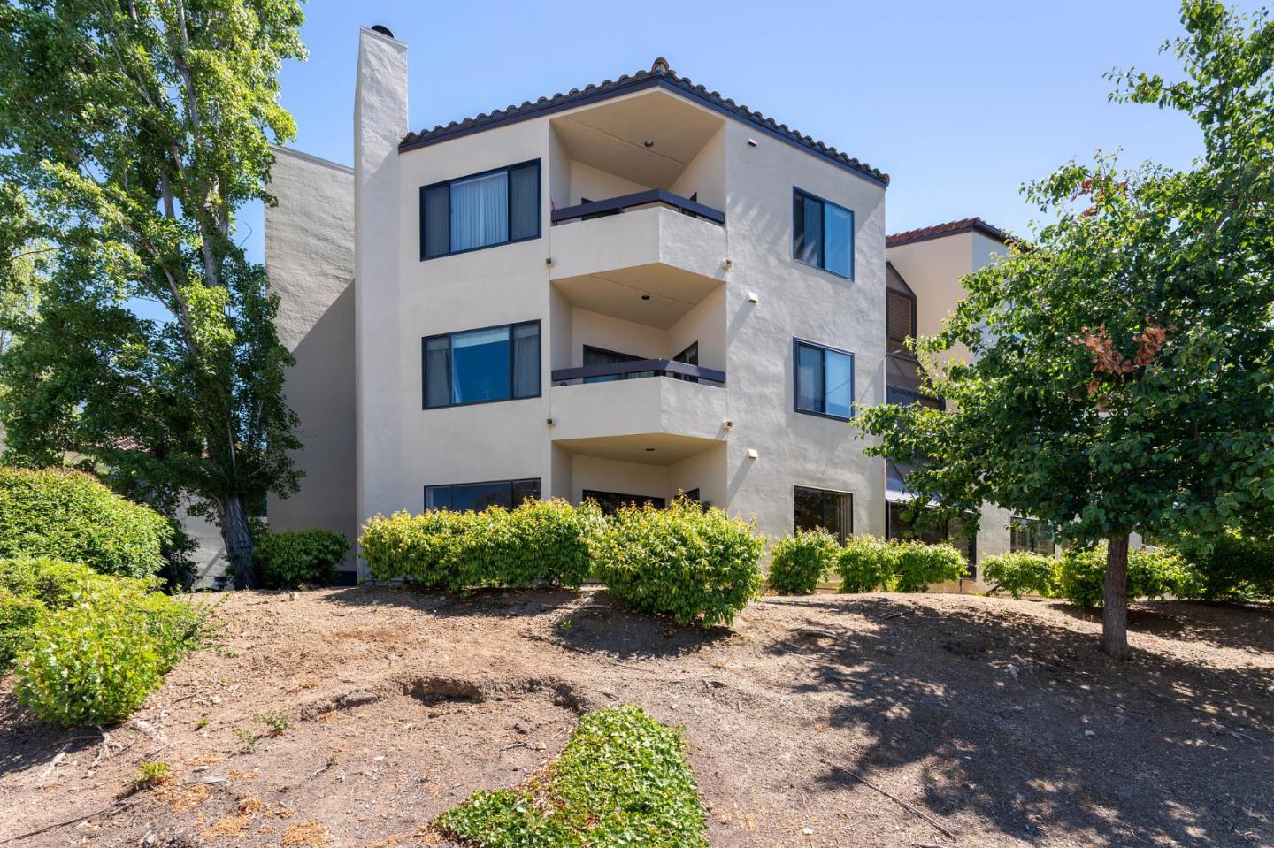 Detail Gallery Image 1 of 1 For 425 N El Camino Real #211,  San Mateo,  CA 94401 - 2 Beds | 2 Baths