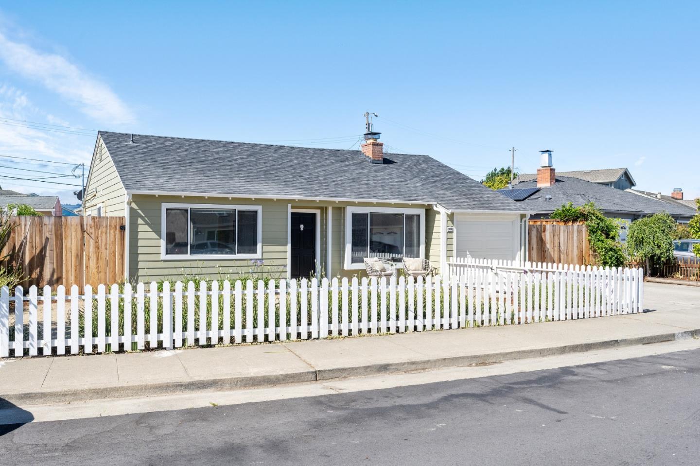 Detail Gallery Image 1 of 1 For 1862 Nash Dr, San Mateo,  CA 94401 - 3 Beds | 2 Baths