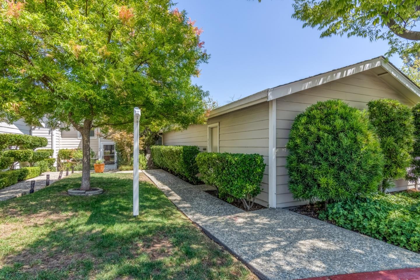 Detail Gallery Image 1 of 1 For 53 Janin Pl, Pleasant Hill,  CA 94523 - 2 Beds | 2/1 Baths