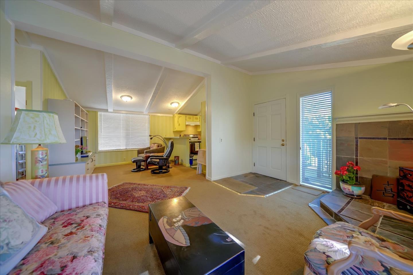 Detail Gallery Image 7 of 24 For 20 Ocean View Ave #20,  Half Moon Bay,  CA 94019 - 2 Beds | 2 Baths