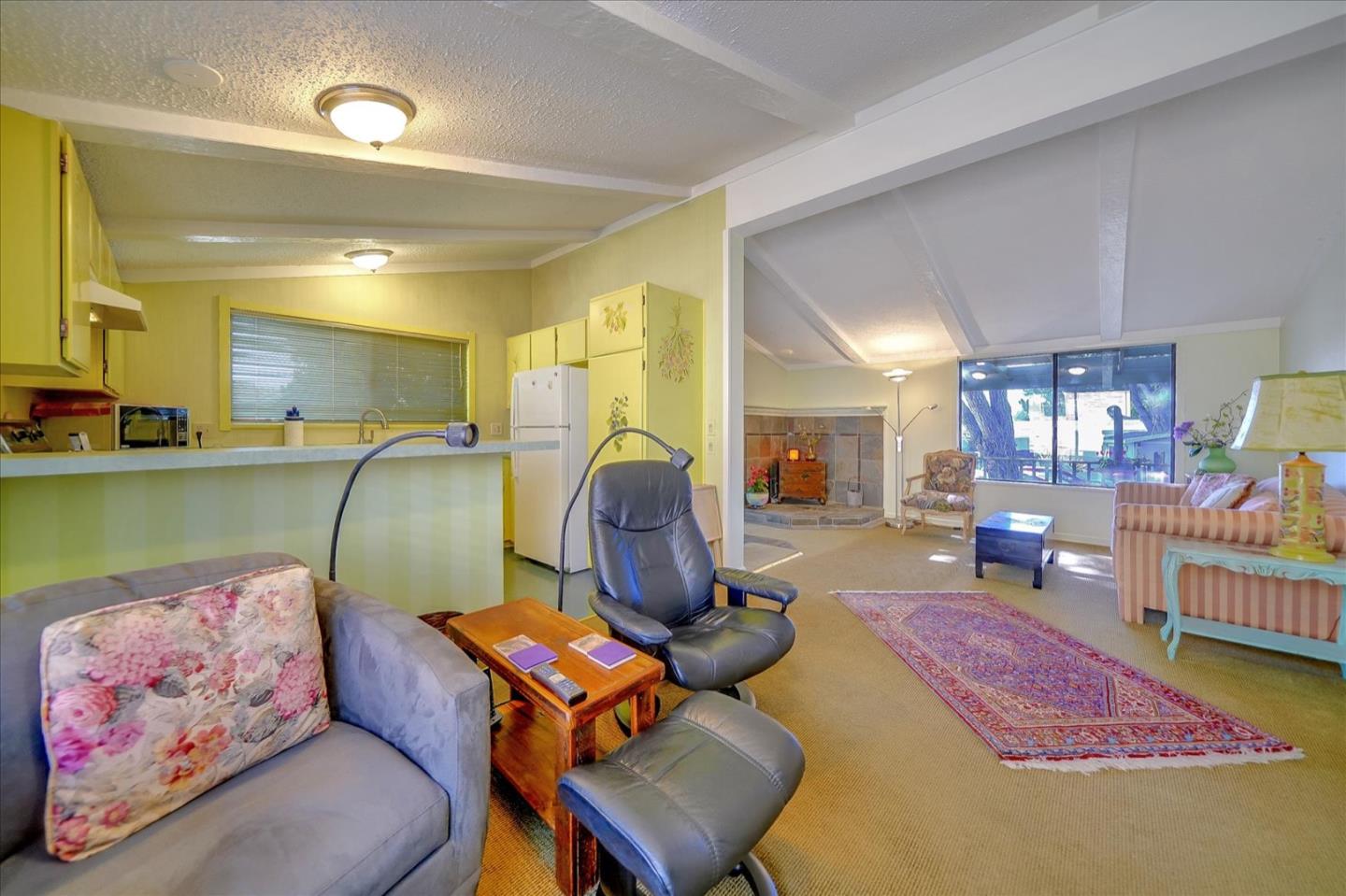 Detail Gallery Image 9 of 24 For 20 Ocean View Ave #20,  Half Moon Bay,  CA 94019 - 2 Beds | 2 Baths