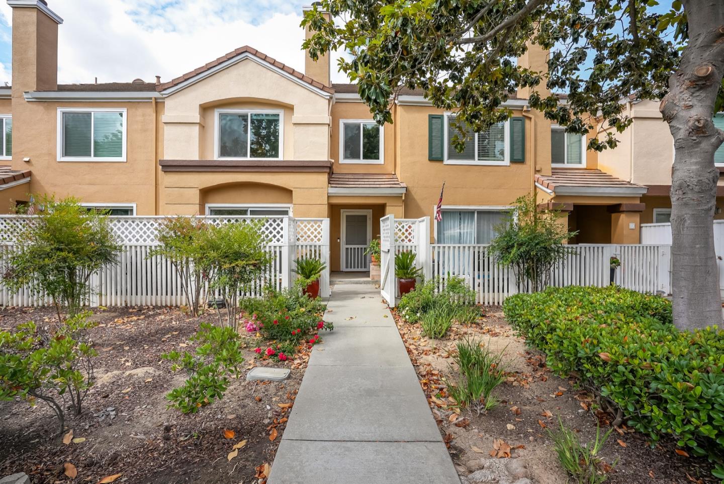 Detail Gallery Image 1 of 1 For 7009 Rodling Dr #C,  San Jose,  CA 95138 - 2 Beds | 2/1 Baths