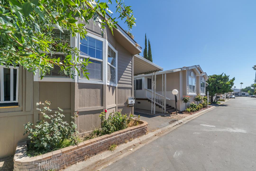 Detail Gallery Image 1 of 1 For 195 Blossom Hill Rd #149,  San Jose,  CA 95123 - 3 Beds | 2 Baths