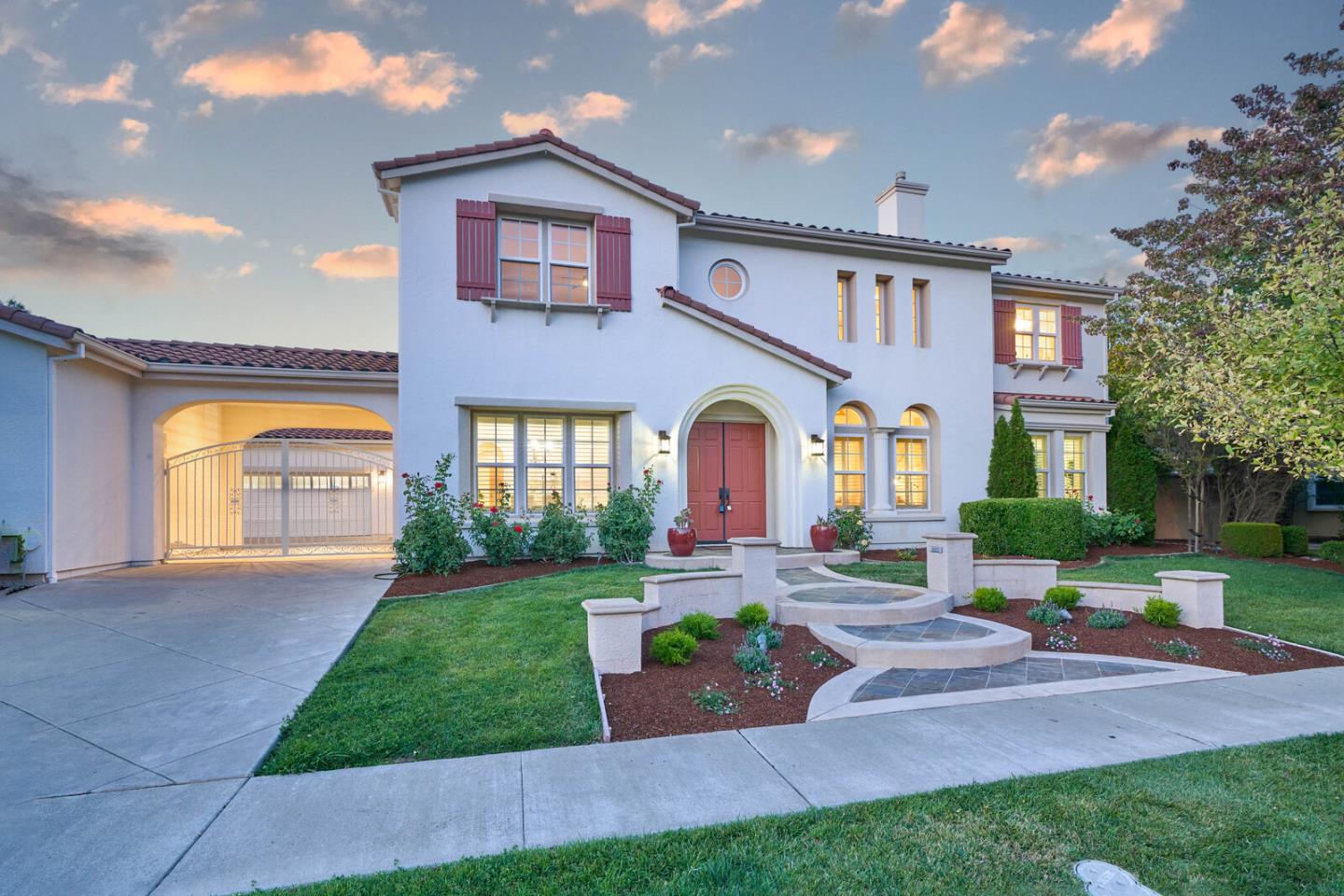 Detail Gallery Image 1 of 1 For 1057 Shadow Hills Ct, Pleasanton,  CA 94566 - 6 Beds | 6 Baths