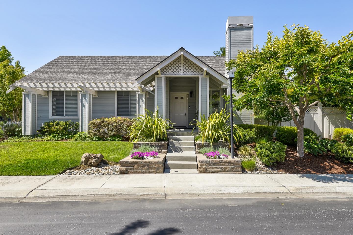 Detail Gallery Image 1 of 1 For 310 Windmill Park Ln, Mountain View,  CA 94043 - 3 Beds | 2 Baths