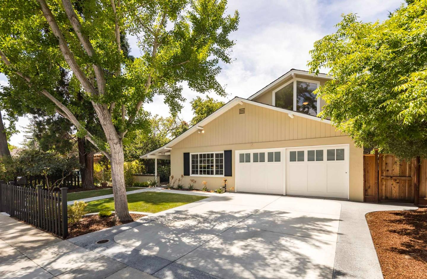 Detail Gallery Image 1 of 1 For 119 Walter Hays Dr, Palo Alto,  CA 94303 - 4 Beds | 2 Baths