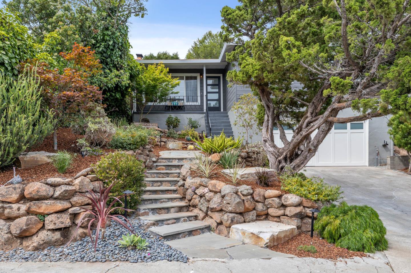 Detail Gallery Image 1 of 1 For 2727 Monserat Ave, Belmont,  CA 94002 - 3 Beds | 2 Baths