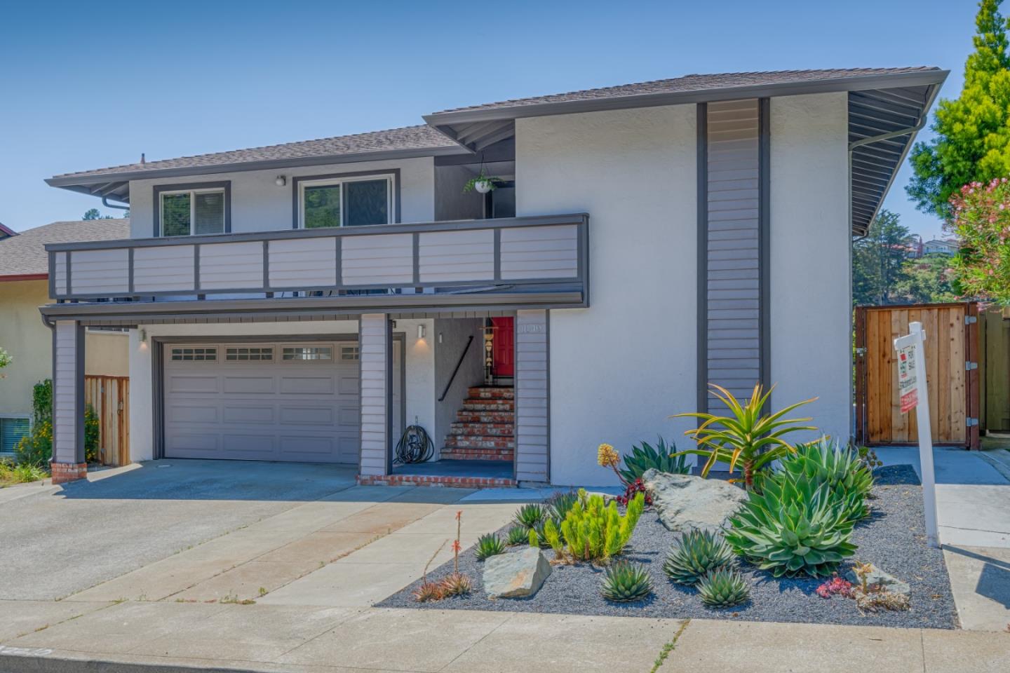 Detail Gallery Image 1 of 1 For 1049 Rainier Ave, Pacifica,  CA 94044 - 4 Beds | 2/1 Baths