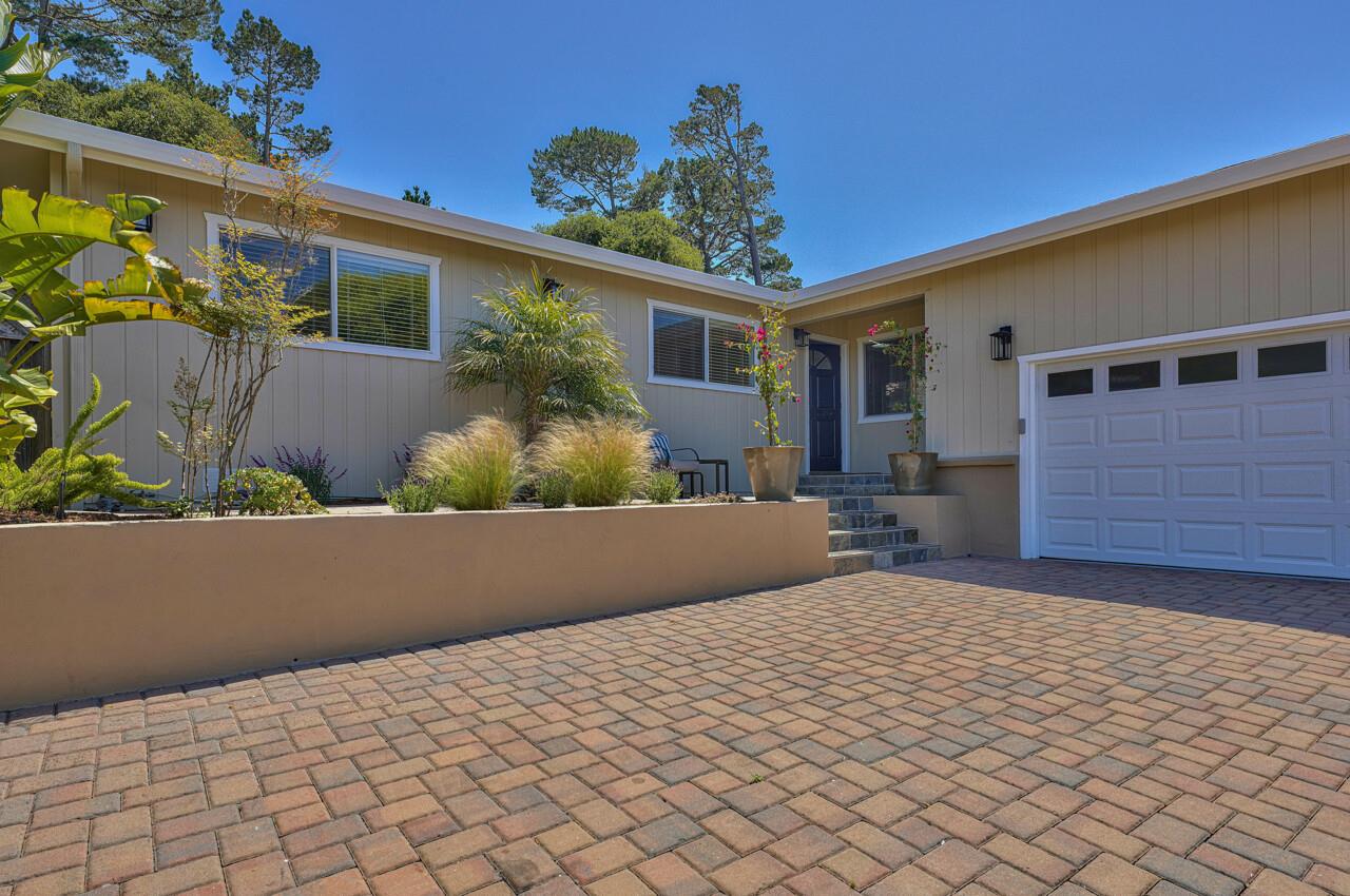 Detail Gallery Image 1 of 44 For 1069 Morse Dr, Pacific Grove,  CA 93950 - 3 Beds | 2 Baths