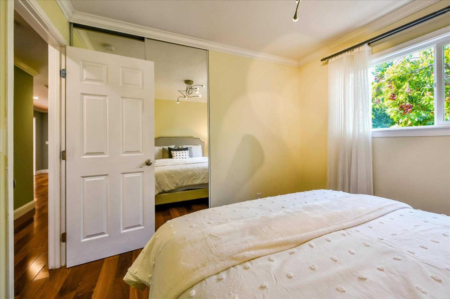 546 Hilbar Ln, Palo Alto, CA 94303 4 Beds 3/1 Baths (Expired