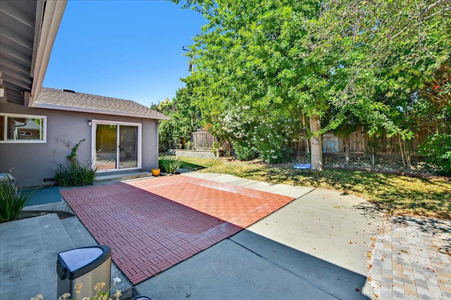 546 Hilbar Ln, Palo Alto, CA 94303 4 Beds 3/1 Baths (Expired