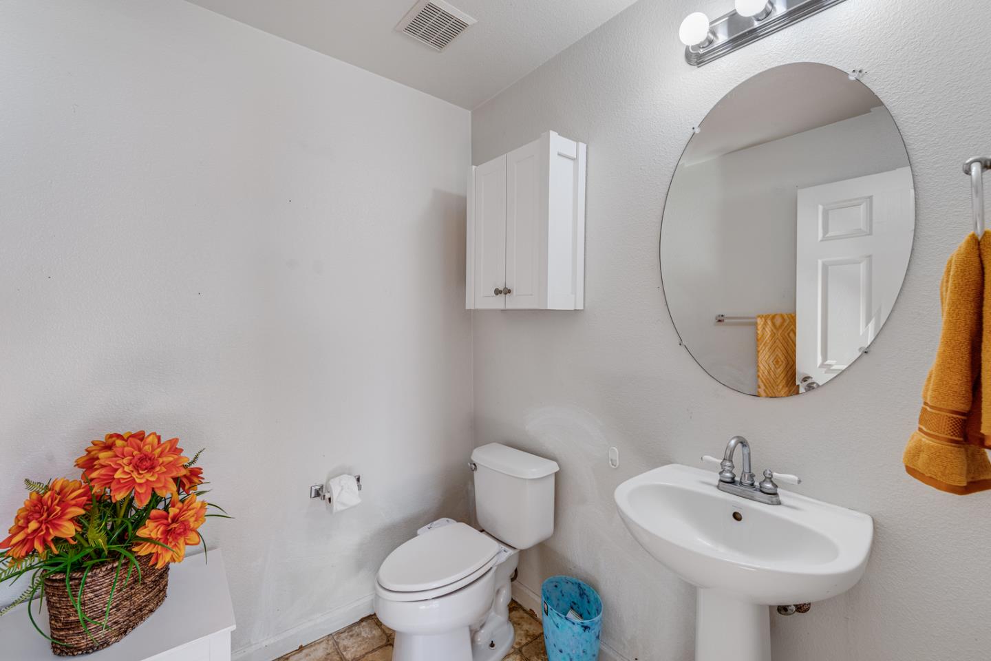 Detail Gallery Image 11 of 24 For 1834 Hemingway Dr, Salinas,  CA 93906 - 3 Beds | 2/1 Baths