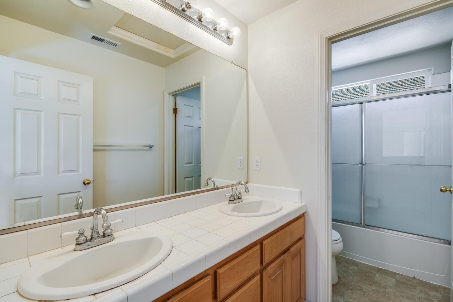 Detail Gallery Image 19 of 24 For 1834 Hemingway Dr, Salinas,  CA 93906 - 3 Beds | 2/1 Baths