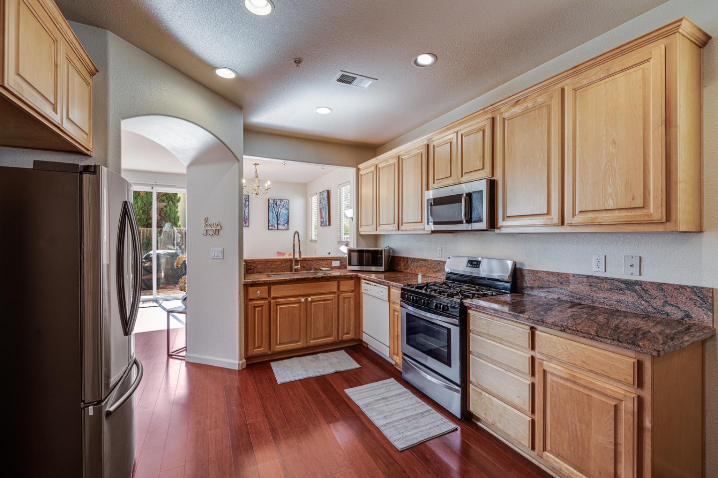 Detail Gallery Image 9 of 24 For 1834 Hemingway Dr, Salinas,  CA 93906 - 3 Beds | 2/1 Baths