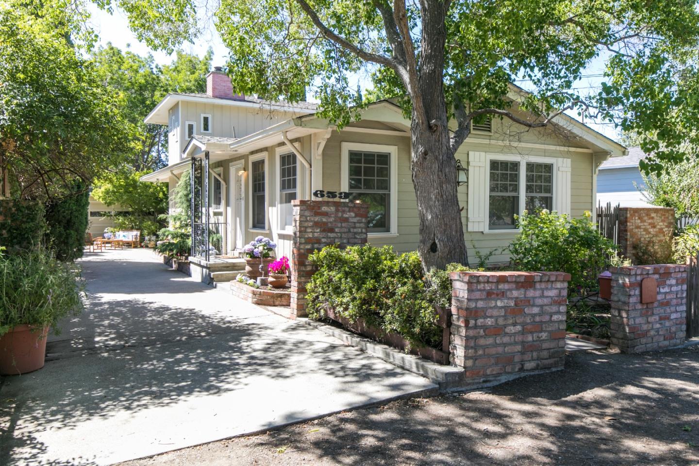 Detail Gallery Image 1 of 1 For 653 17th Ave, Menlo Park,  CA 94025 - 3 Beds | 2 Baths