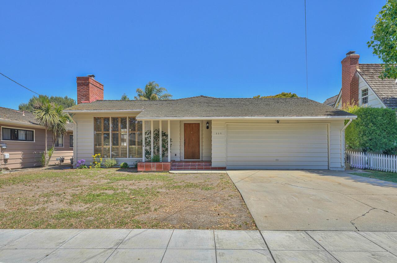 Detail Gallery Image 1 of 1 For 239 Oak St, Salinas,  CA 93901 - 3 Beds | 2 Baths