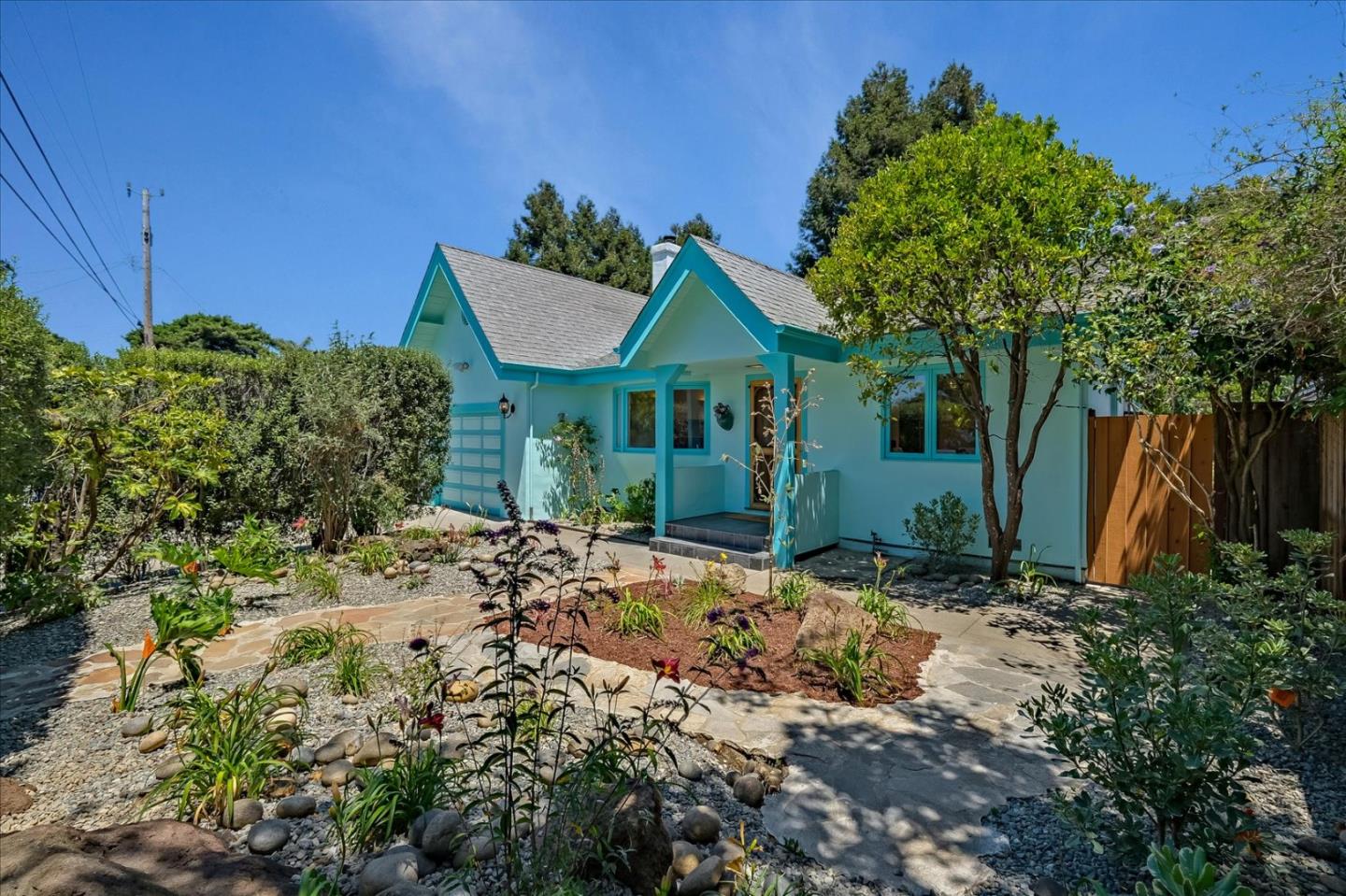 Detail Gallery Image 1 of 1 For 3200 Gross Rd, Santa Cruz,  CA 95062 - 3 Beds | 2 Baths