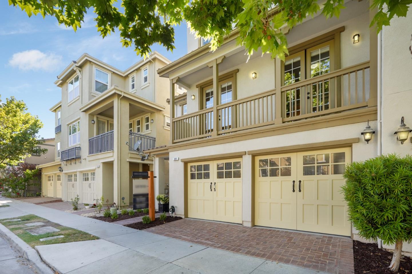 Detail Gallery Image 1 of 87 For 220 Meadow Pine Pl, San Jose,  CA 95125 - 4 Beds | 3/1 Baths