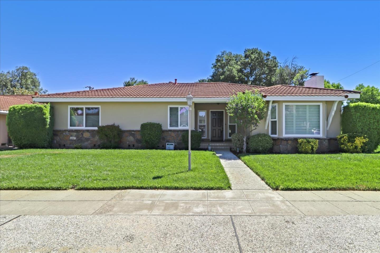 Detail Gallery Image 1 of 1 For 3388 Cardin Ave, San Jose,  CA 95118 - 3 Beds | 2/1 Baths