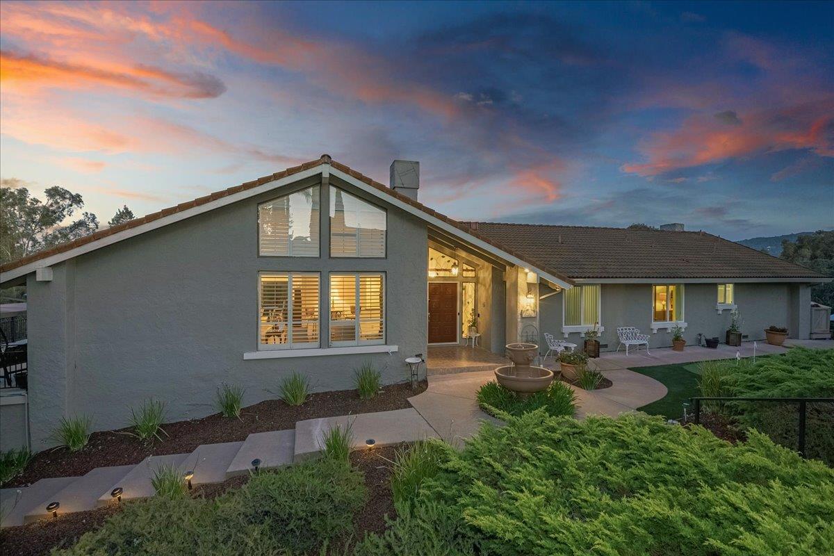 Detail Gallery Image 1 of 61 For 14182 Ten Acres Ct, Saratoga,  CA 95070 - 6 Beds | 4/1 Baths