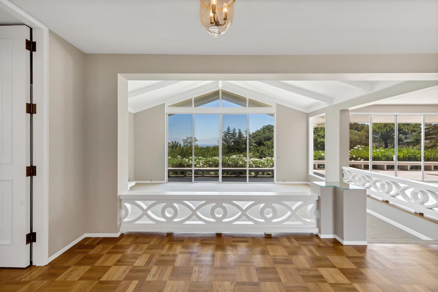 Detail Gallery Image 6 of 29 For 21271 Saratoga Hills Rd, Saratoga,  CA 95070 - 3 Beds | 3/1 Baths