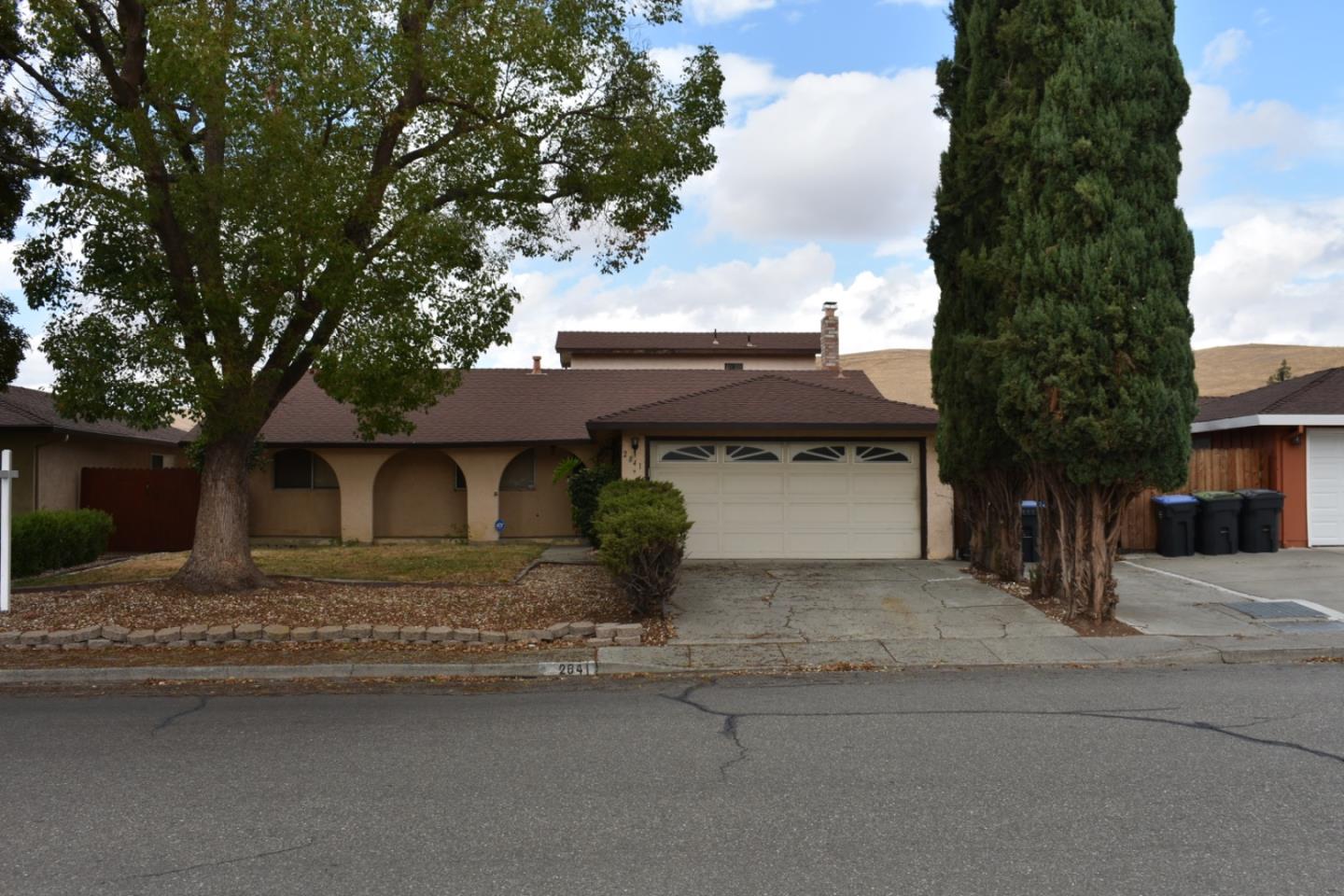 Detail Gallery Image 1 of 1 For 2841 Marigold Dr, Fairfield,  CA 94533 - 5 Beds | 3/1 Baths