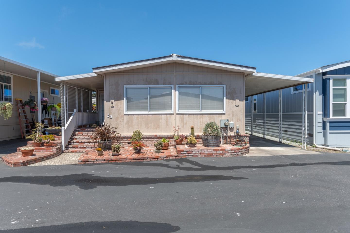Detail Gallery Image 1 of 14 For 700 Briggs #53,  Pacific Grove,  CA 93950 - 2 Beds | 2 Baths