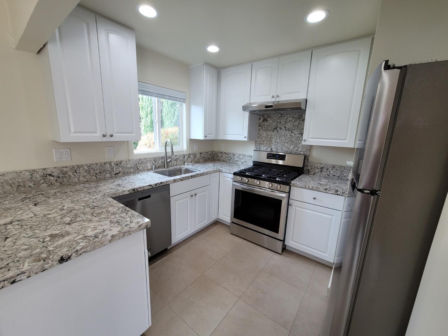 Detail Gallery Image 1 of 1 For 10218 Park Circle East #1,  Cupertino,  CA 95014 - 2 Beds | 1 Baths