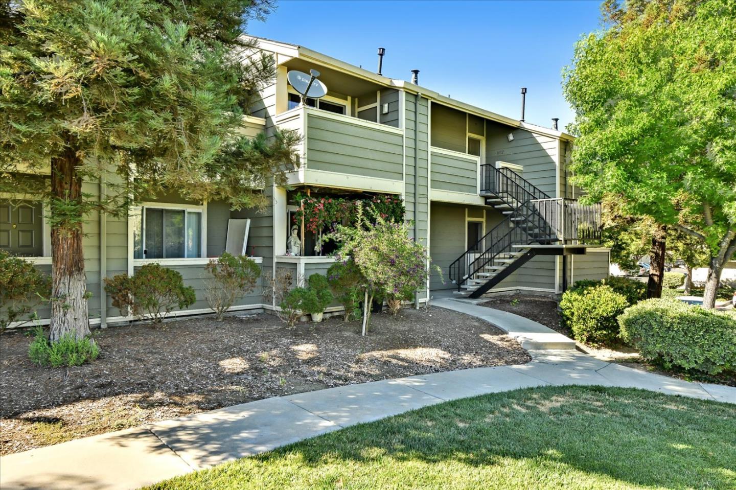 Detail Gallery Image 1 of 1 For 1968 Prince George Dr, San Jose,  CA 95116 - 1 Beds | 1 Baths