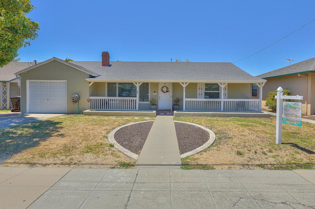 Detail Gallery Image 1 of 1 For 846 Riker St, Salinas,  CA 93901 - 3 Beds | 2 Baths